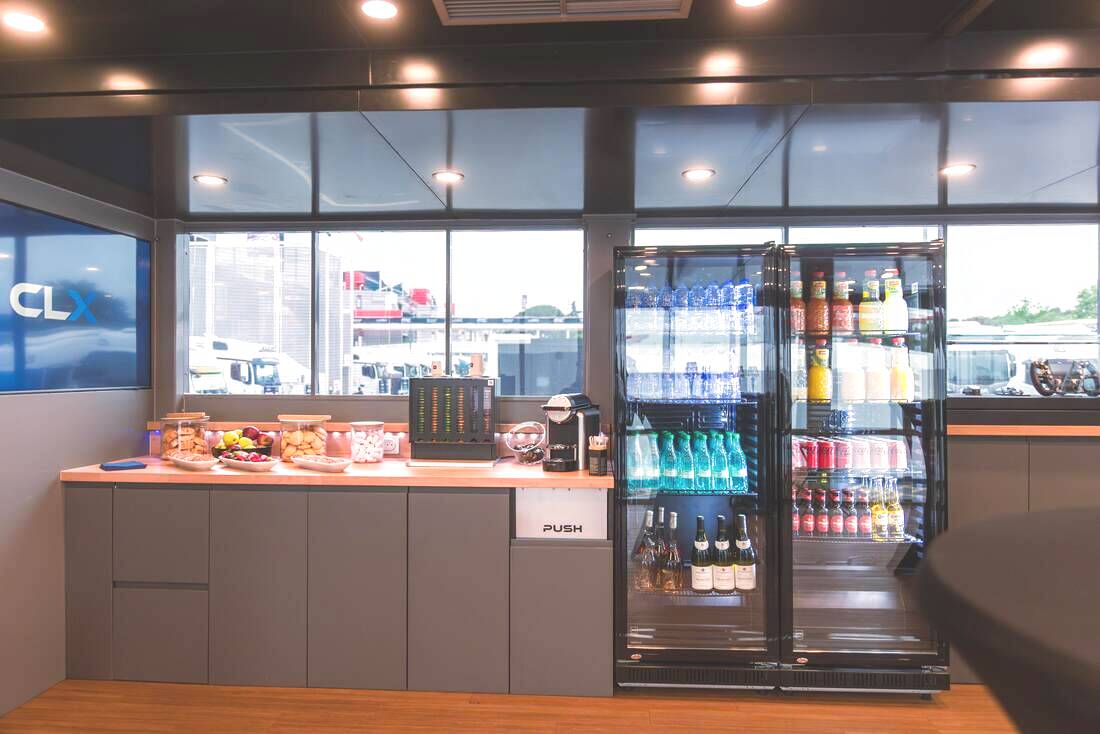 Bar and beverage service counter