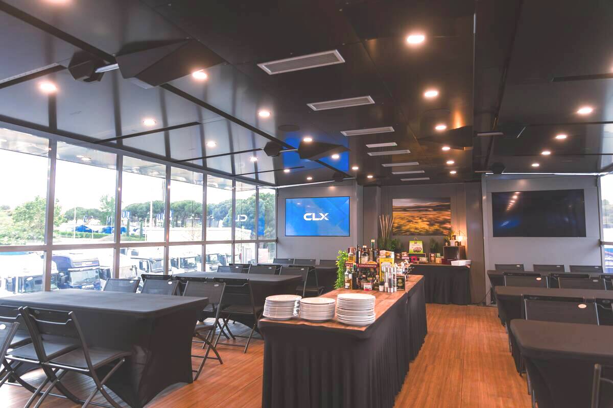 Lower level dining floor