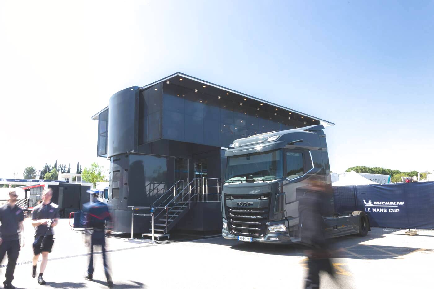 HOSPY 200 exterior with DAF tractor unit